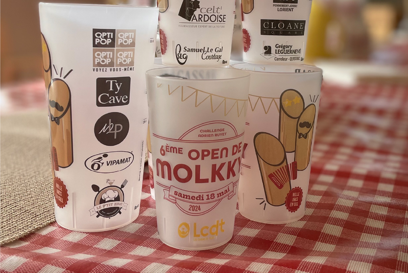 gobelet pour un évènement caritatif de molkky Les Chiens de Talus dans le Morbihan