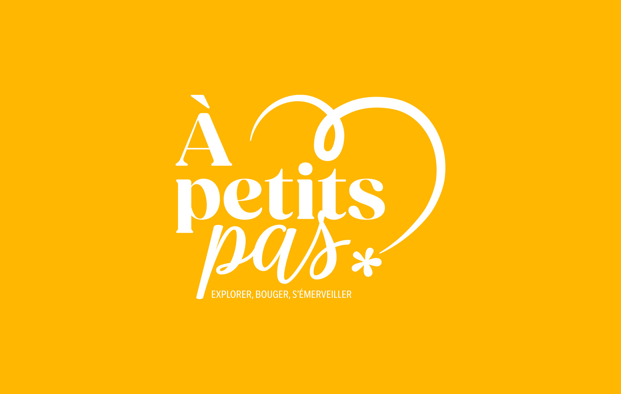 logo pour des ateliers d'éveil corporel et sensoriel À petits pas dans le Finistère