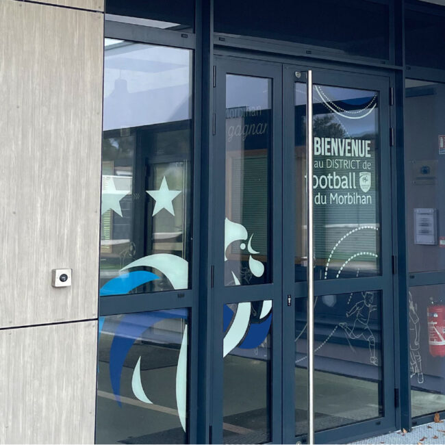 vitrophanie pour les locaux du District de football du Morbihan