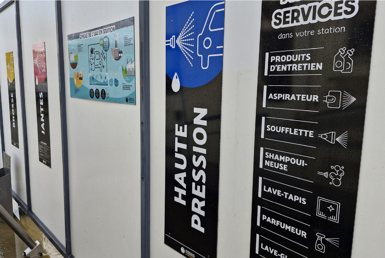 panneaux pour une station de lavage Lavage Landévantais et Lavage Lochristois dans le Morbihan